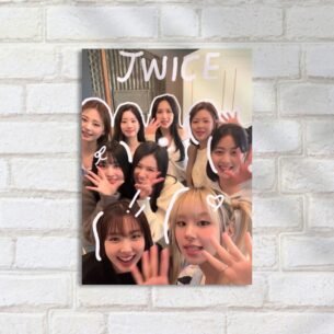 Quadro Decorativo Twice Grupo Sorrindo Comemorando Kpop