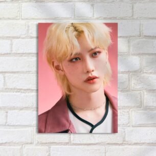 Quadro Decorativo Felix Loiro Look Rosa Fundo