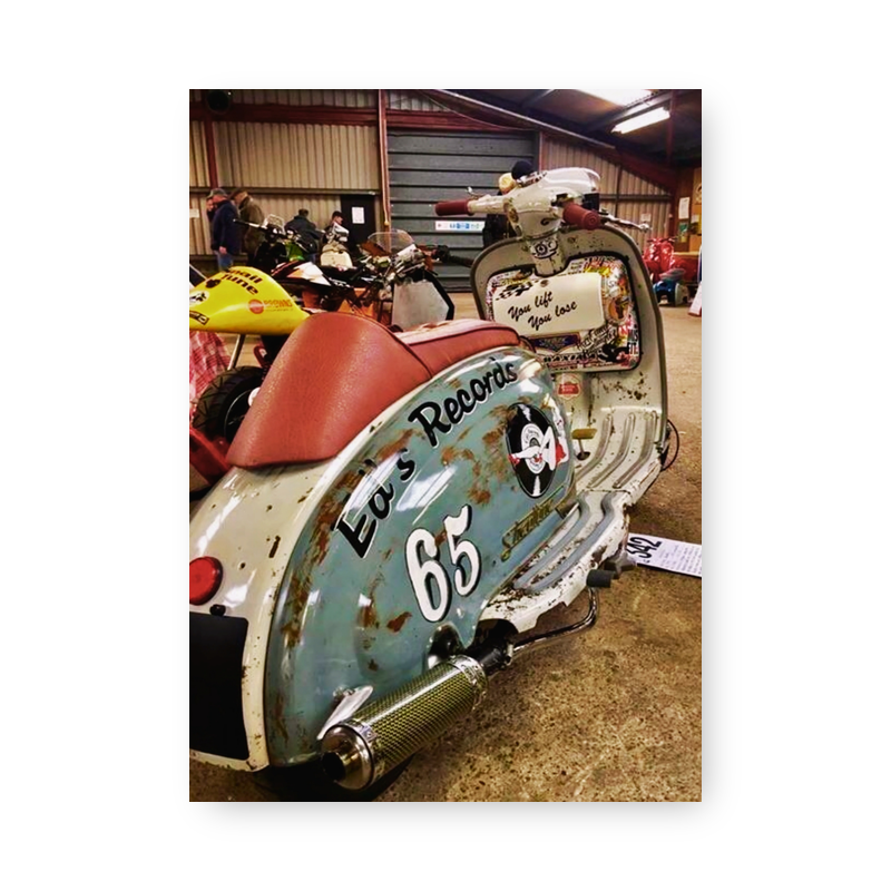 Quadro Decorativo - Scooter Vintage Decorada Garagem